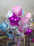 Set: 5 Foliensterne (Grau, Violett und Weiß), 5 Folienherzen (Rosa und Blau), 5 Konfetti-Ballons und 5 Latexballons (Rosa und Blau)